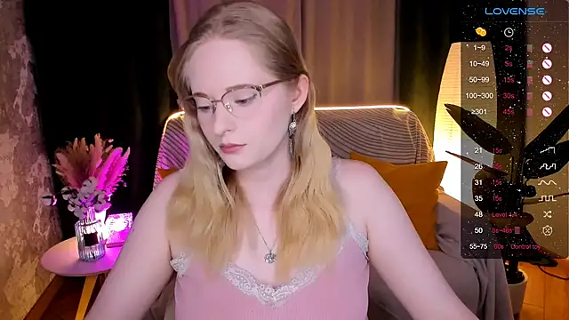 Aemilia  online show from 02-17-26, 02:42