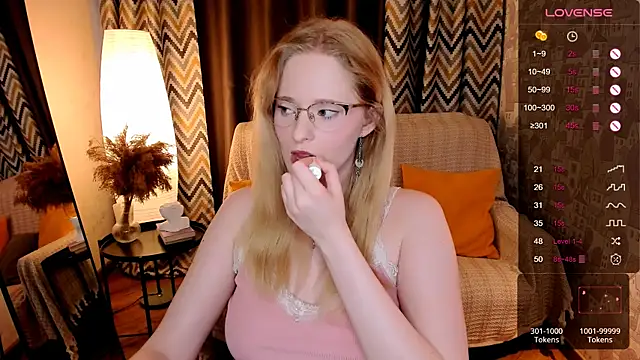 Aemilia  online show from 10-16-25, 08:22