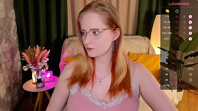 Aemilia  online show from 04-12-26, 07:33