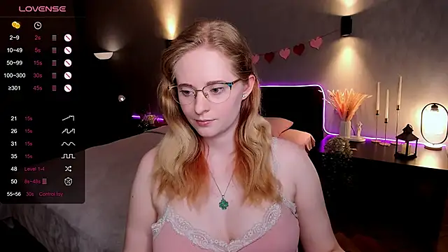 Aemilia  online show from 06-12-26, 08:34