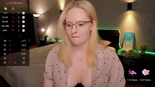 Aemilia  online show from 03-09-25, 02:10