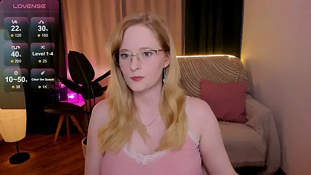 Aemilia  online show from 09-23-25, 08:32