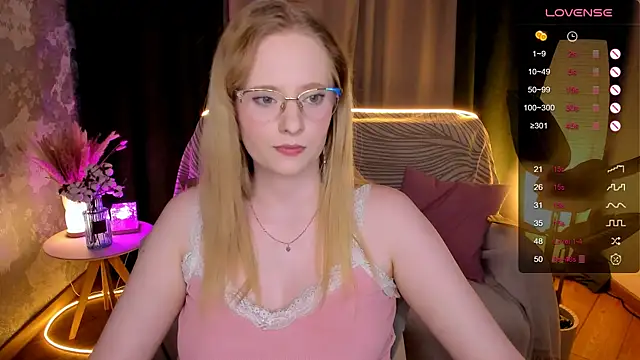 Aemilia  online show from 10-15-25, 08:33