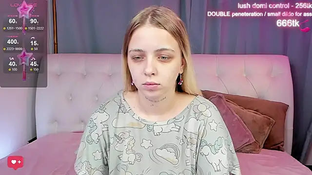 Alice Halle online show from 10-10-25, 01:39