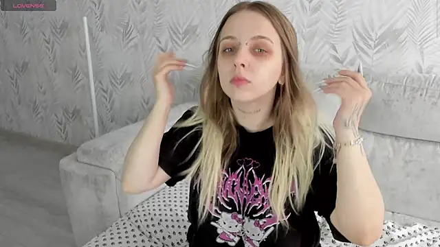 Alice Halle online show from 04-15-26, 10:10