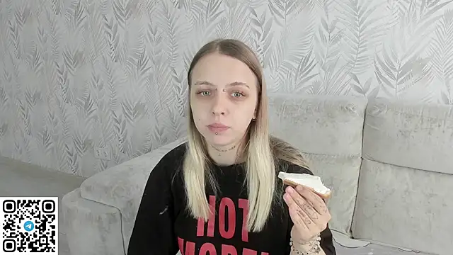 Alice Halle online show from 05-31-26, 07:47