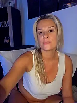 Snapshot of SpicyVicky chatting on 09-30-25, 05:35 SpicyVicky online show from 09-30-25, 05:35