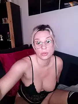 Snapshot of SpicyVicky chatting on 02-19-25, 06:55 SpicyVicky online show from 02-19-25, 06:55