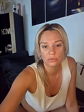 Snapshot of SpicyVicky chatting on 10-02-25, 05:22 SpicyVicky online show from 10-02-25, 05:22