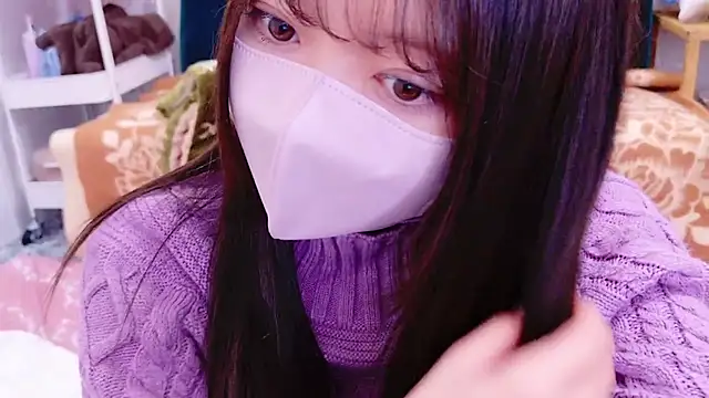 Snapshot of yuki-chi chatting on 12-26-24, 01:32 yuki-chi online show from 12-26-24, 01:32