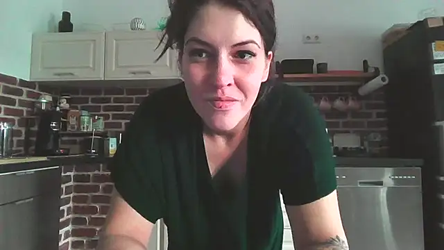 Linalicious online show from 07-24-26, 07:26