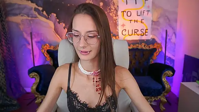 CozyMell online show from 10-31-25, 02:13