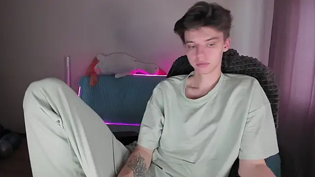 Liam sexy1 online show from 10-15-25, 08:22