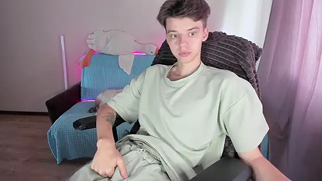 Liam sexy1 online show from 09-26-25, 08:32