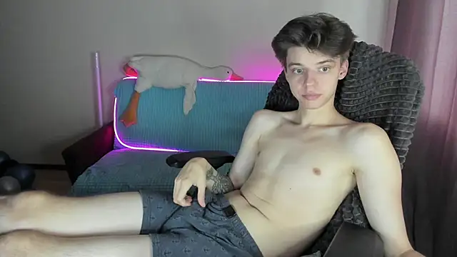 Liam sexy1 online show from 10-13-25, 01:45