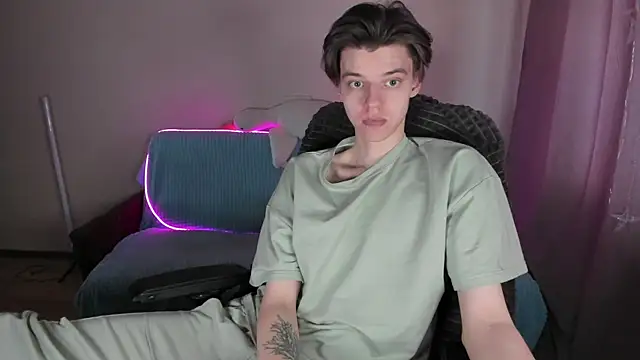 Liam sexy1 online show from 03-18-25, 01:23