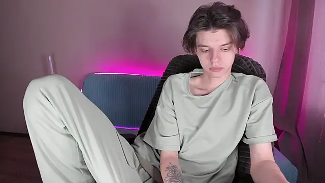 Liam sexy1 online show from 02-21-25, 02:06