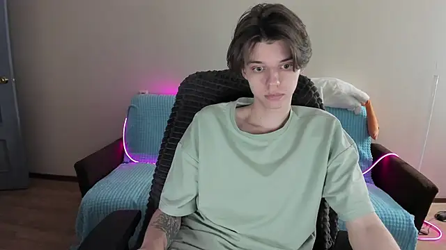 Liam sexy1 online show from 02-06-25, 02:15