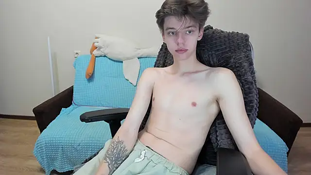 Liam sexy1 online show from 10-17-25, 06:17
