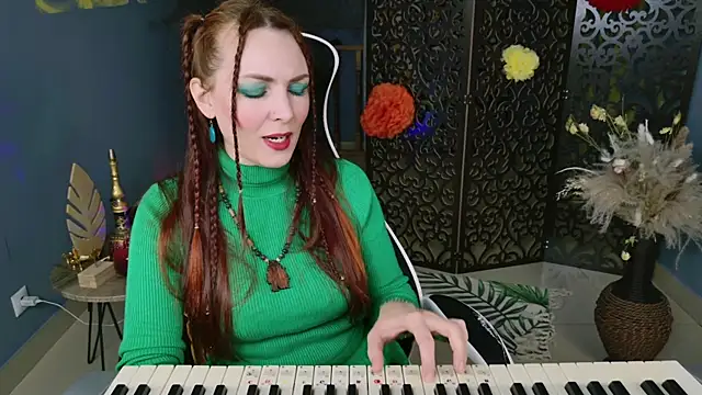 Snapshot of VandaRossi chatting on 02-26-25, 11:21 VandaRossi online show from 02-26-25, 11:21