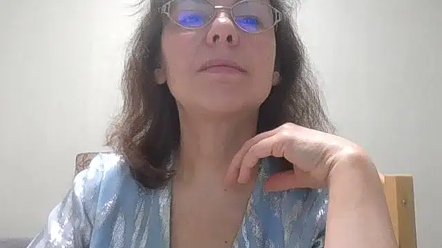 HollyJewel online show from 03-27-26, 04:52