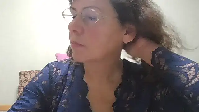 HollyJewel online show from 10-27-25, 05:36