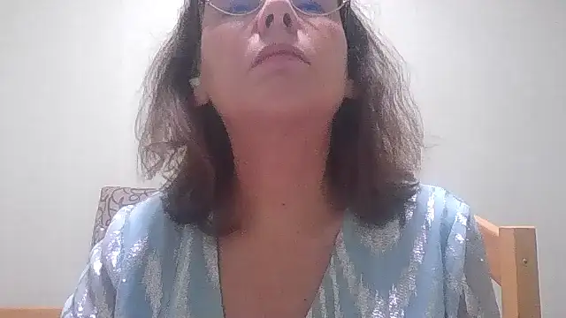 HollyJewel online show from 11-13-25, 04:22