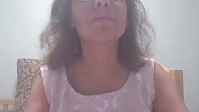 HollyJewel online show from 09-17-25, 04:09