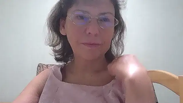 HollyJewel online show from 10-14-25, 05:02