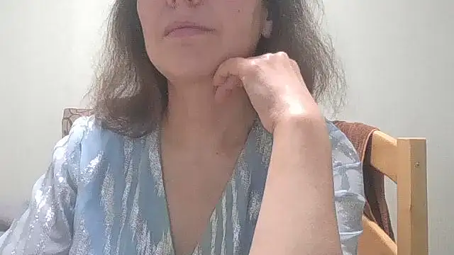 HollyJewel online show from 03-18-26, 05:25