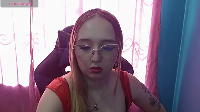 Liaroberts1 online show from 06-02-26, 01:55