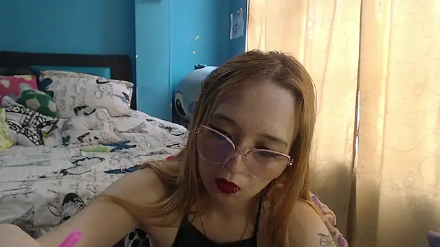 Liaroberts1 online show from 02-19-25, 03:05