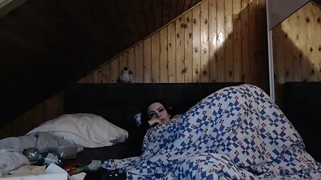 BoeseMoni1998 online show from 10-26-25, 08:42