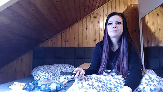 BoeseMoni1998 online show from 11-28-25, 10:59