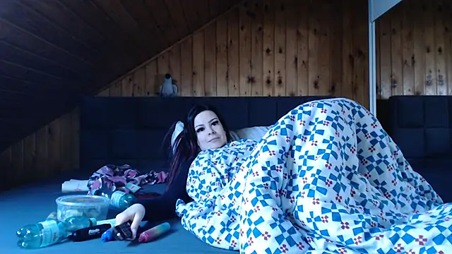 BoeseMoni1998 online show from 10-30-25, 09:07