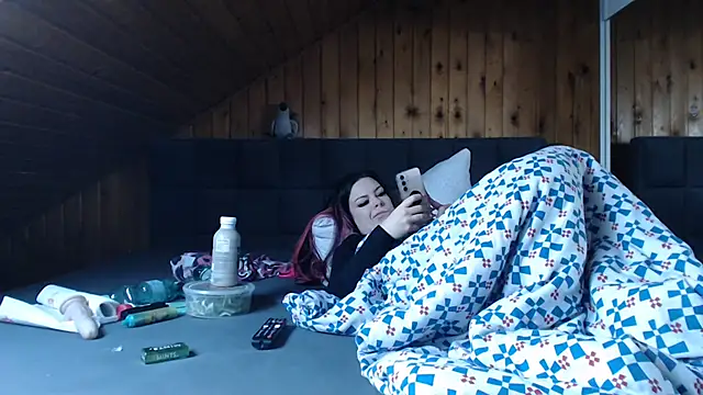 BoeseMoni1998 online show from 11-02-25, 08:19