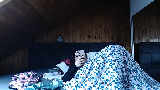 BoeseMoni1998 online show from 10-28-25, 02:38