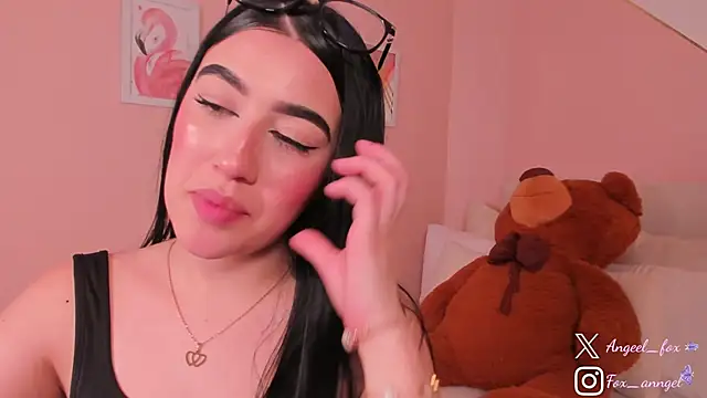 angeel fox online show from 11-28-25, 05:18