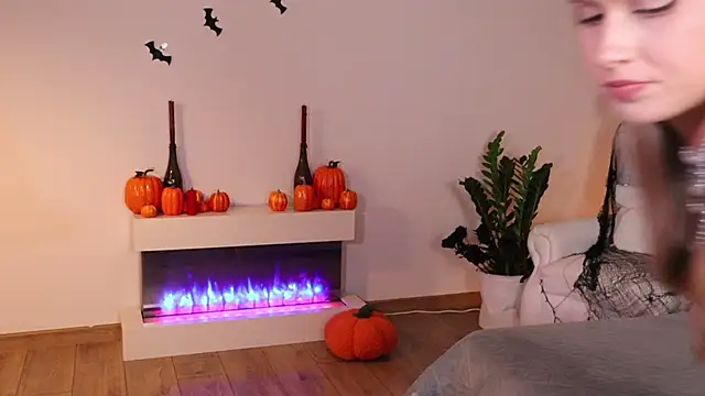 ella twinkl online show from 10-25-25, 07:03