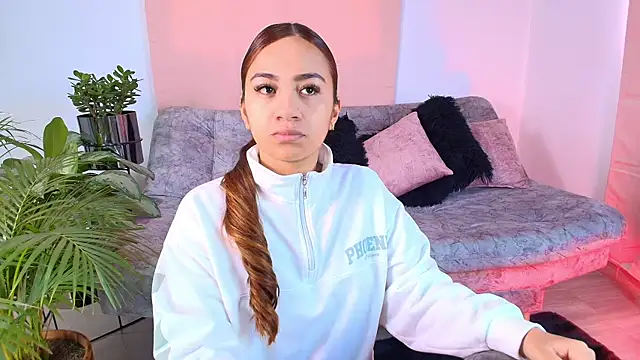 Jules n Gia online show from 01-12-26, 04:25