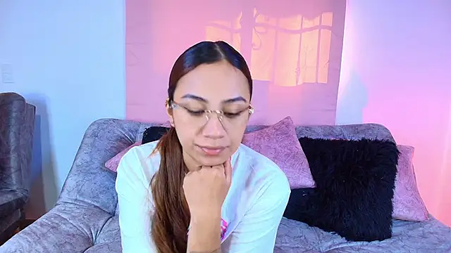 Jules n Gia online show from 11-22-25, 07:46
