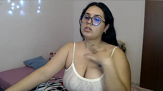 Snapshot of zaritagape21 chatting on 10-07-25, 03:29 zaritagape21 online show from 10-07-25, 03:29