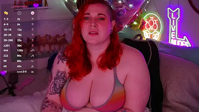 Snapshot of opalreigning chatting on 03-22-26, 09:00 opalreigning online show from 03-22-26, 09:00