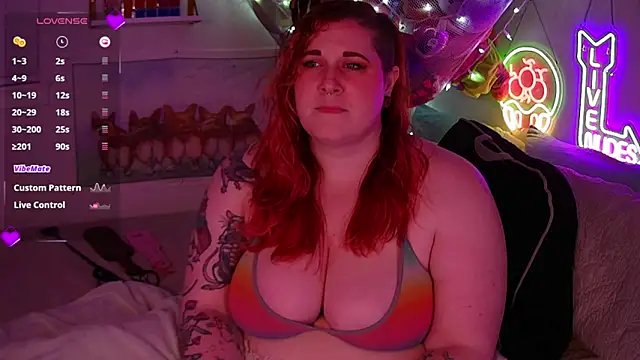 Snapshot of opalreigning chatting on 03-04-26, 10:34 opalreigning online show from 03-04-26, 10:34