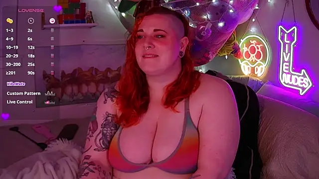 Snapshot of opalreigning chatting on 04-10-26, 08:32 opalreigning online show from 04-10-26, 08:32