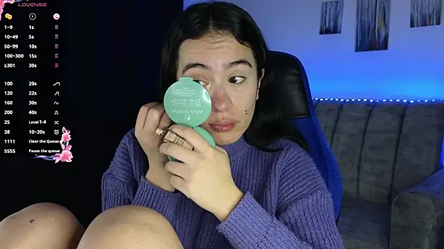 Snapshot of ZaraDames_ chatting on 12-19-25, 04:49 ZaraDames online show from 12-19-25, 04:49