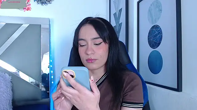Snapshot of ZaraDames_ chatting on 03-02-25, 05:01 ZaraDames online show from 03-02-25, 05:01