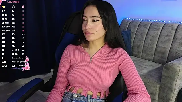 Snapshot of ZaraDames_ chatting on 12-23-25, 03:06 ZaraDames online show from 12-23-25, 03:06