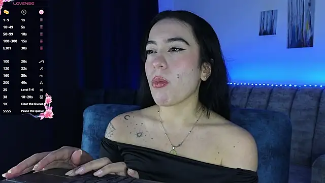 Snapshot of ZaraDames_ chatting on 11-29-25, 03:28 ZaraDames online show from 11-29-25, 03:28