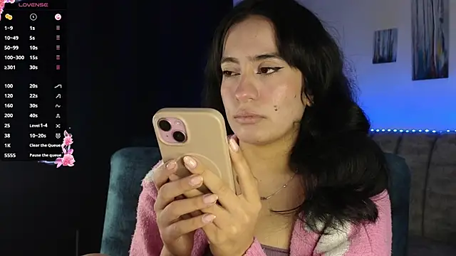 Snapshot of ZaraDames_ chatting on 11-17-25, 02:48 ZaraDames online show from 11-17-25, 02:48